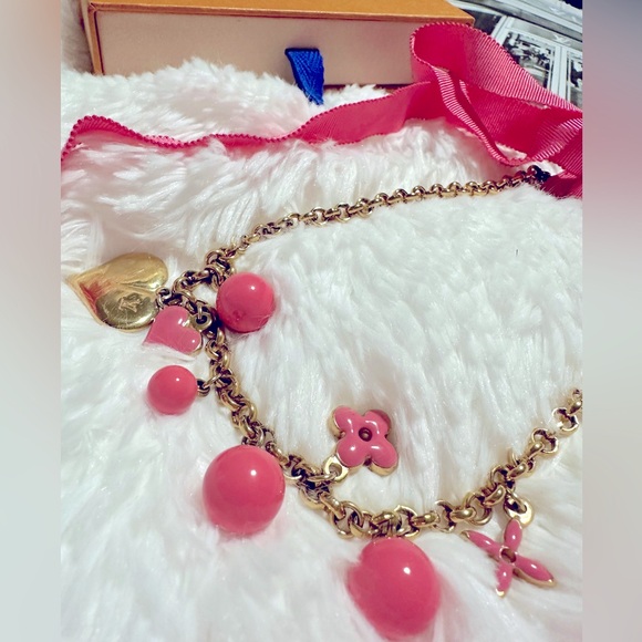 LOUIS VUITTON Enamel Sweet Monogram Necklace! - Picture 2 of 16